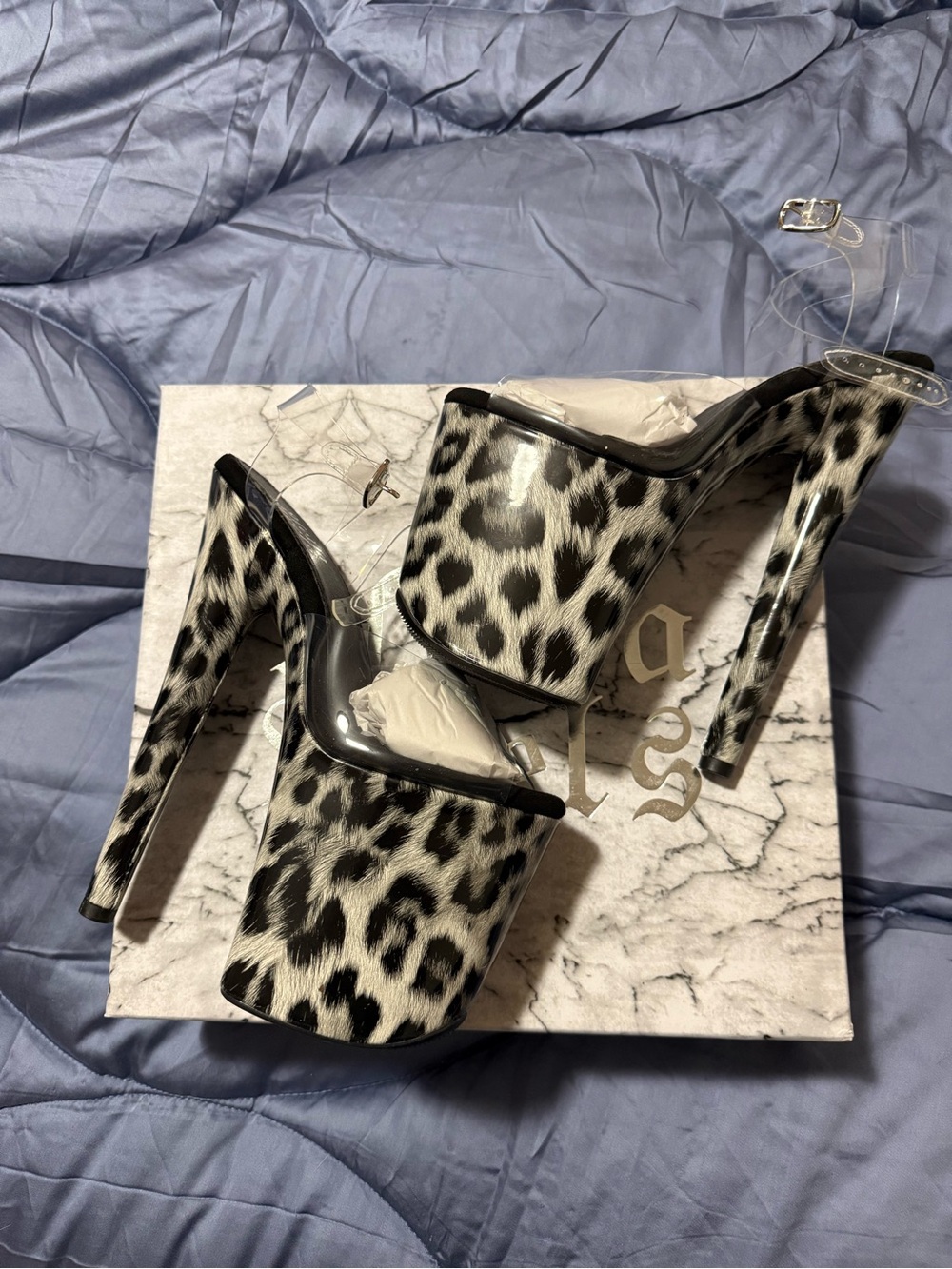 8” Hella Heels Snow Leopard size 6